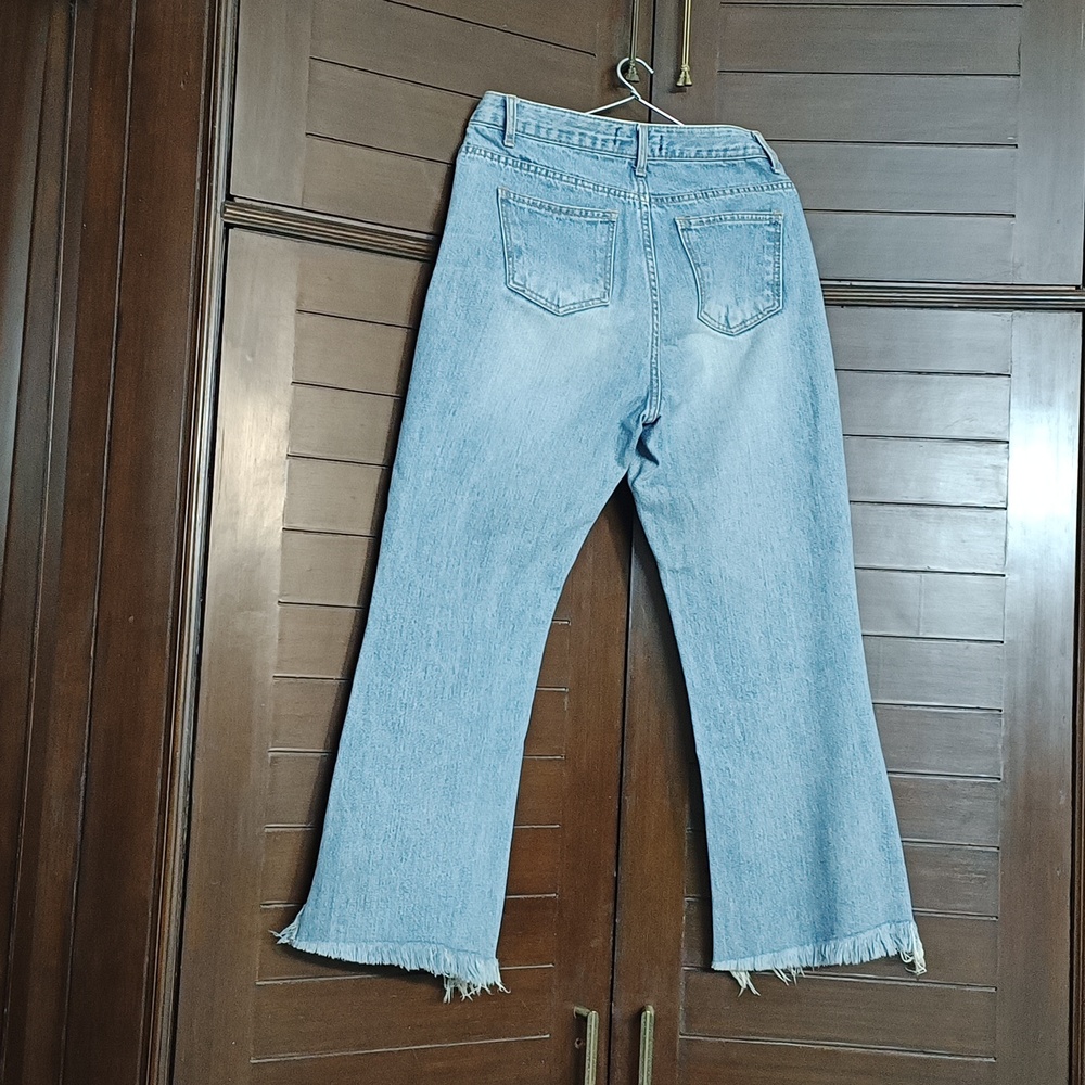 Monster's Women's Light Blue flared straight leg Jeans Waist upto 30 - Picture 2 of 11